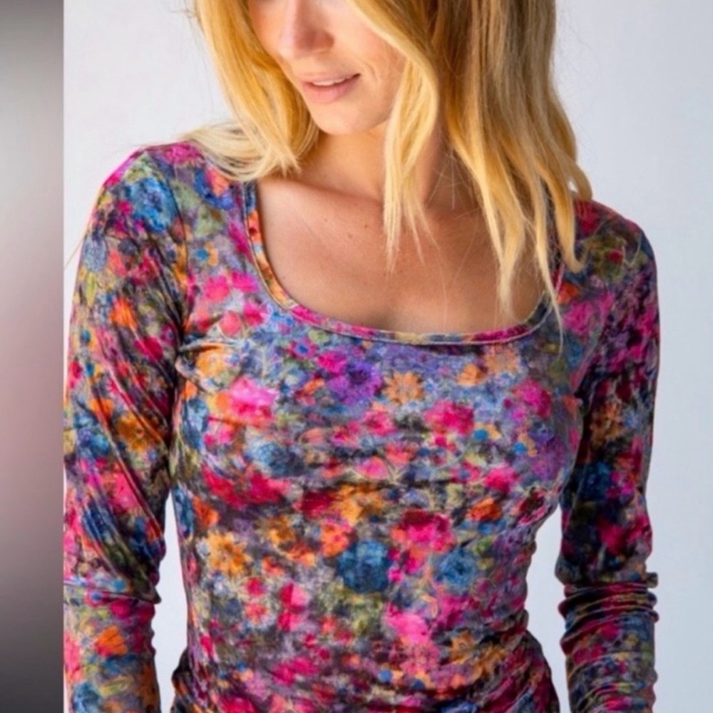 NATURAL LIFE Colorful Floral Long Sleeve Top